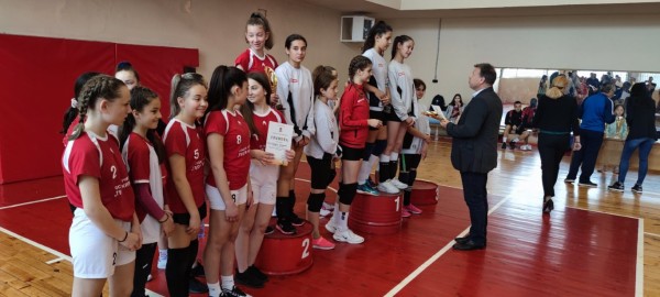 Емоционален финал на общинските първенства по волейбол и тенис на маса