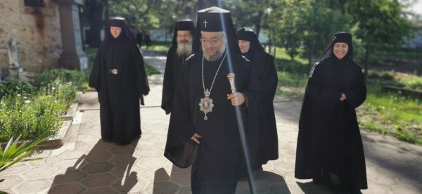 Днес, Томина Неделя, Митрополит Киприан оглави литургия в Казанлък