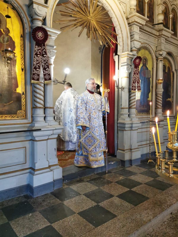 Днес, Томина Неделя, Митрополит Киприан оглави литургия в Казанлък