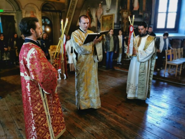 Днес, Томина Неделя, Митрополит Киприан оглави литургия в Казанлък