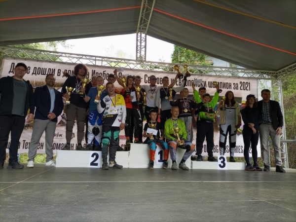 Георги Георгиев от „Mountain Riders Shipka” се окичи със злато в първото състезание от сезона