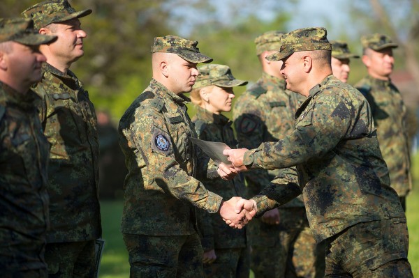 Наградиха военнослужещи по случай 6 май в казанлъшкото поделение 