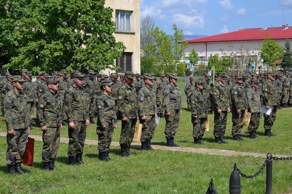 Наградиха военнослужещи по случай 6 май в казанлъшкото поделение 