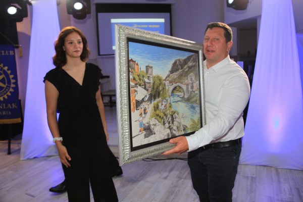 „Ротари Клуб” Казанлък събра над 21 хил. лв. в полза на малки таланти