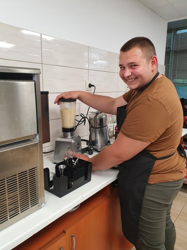 Зрелостниците от ПГЛПТ показаха в специални мастър класове наученото в Португалия