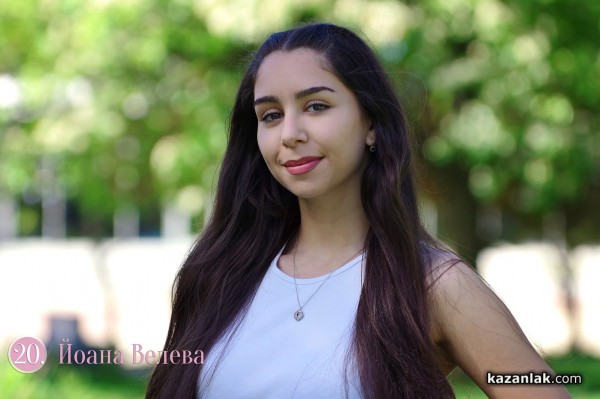 Вижте всички момичета, които се борят за короната на Царица Роза 2022