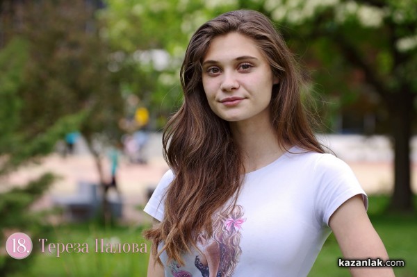 Вижте всички момичета, които се борят за короната на Царица Роза 2022