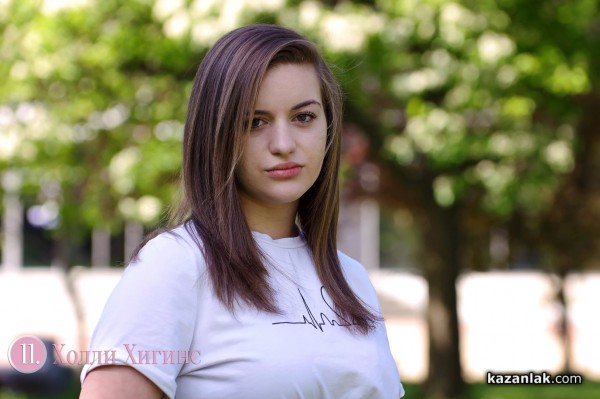 Вижте всички момичета, които се борят за короната на Царица Роза 2022