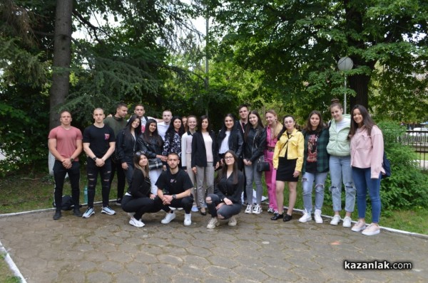 Хуманитарна гимназия “Св. Св. Кирил и Методий“ отбеляза своя патронен празник 