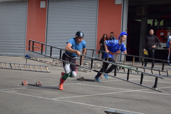 Наградиха пожарникарите, победители в състезанието по “Пожароприложен спорт“ в Казанлък 