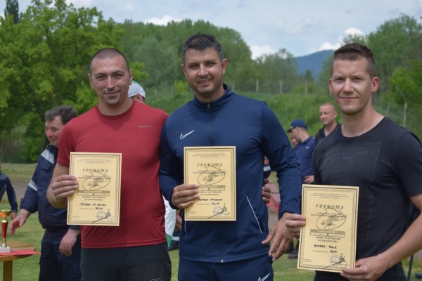 Наградиха пожарникарите, победители в състезанието по “Пожароприложен спорт“ в Казанлък 
