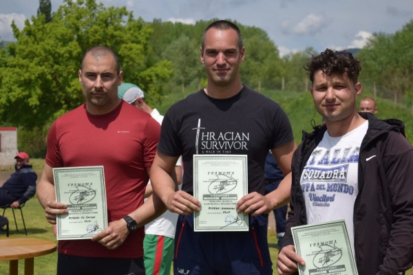 Наградиха пожарникарите, победители в състезанието по “Пожароприложен спорт“ в Казанлък 