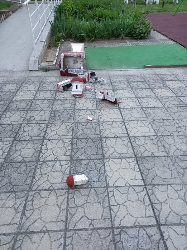 Вандалщина в двора на дневния център “Работилница за мечти“