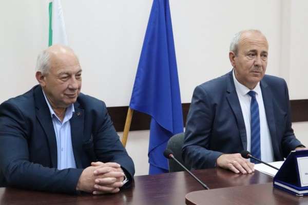 Областният управител отличи директора на РИМ - Стара Загора, гл.ас. Петър Калчев