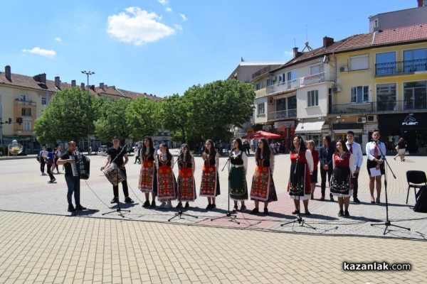 Десета областна панорама на професионалното образование и кариерно ориентиране се проведе Казанлък