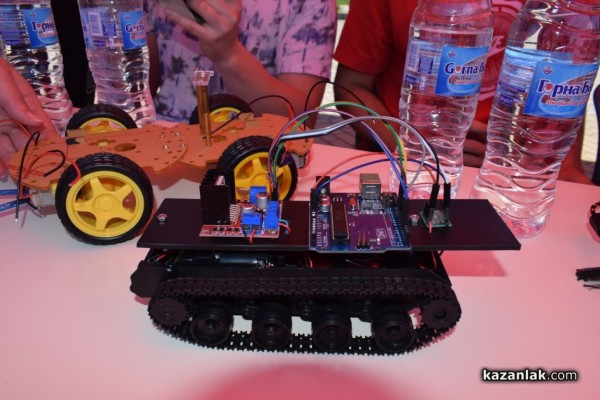 Десета областна панорама на професионалното образование и кариерно ориентиране се проведе Казанлък