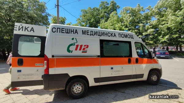 Наръгаха мъж в близост до училище в Казанлък / ОБНОВЕНА