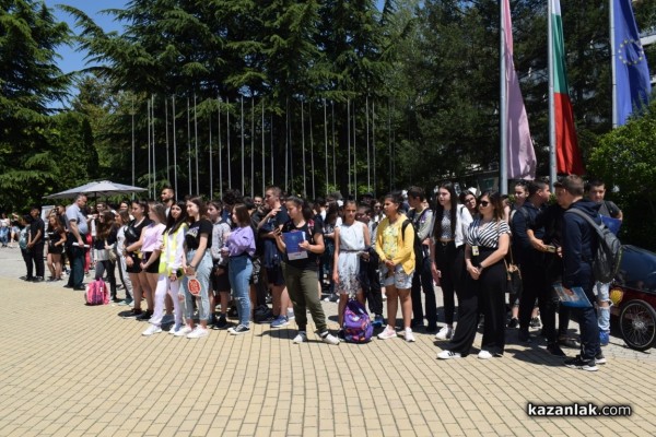 Десета областна панорама на професионалното образование и кариерно ориентиране се проведе Казанлък