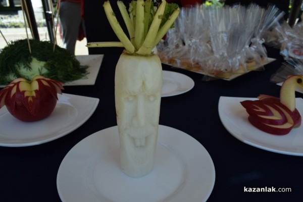 Десета областна панорама на професионалното образование и кариерно ориентиране се проведе Казанлък