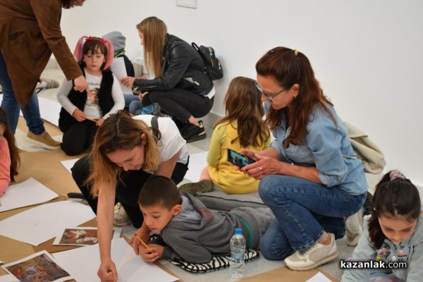 Нощта на музеите отново събра стотици посетители в Казанлък