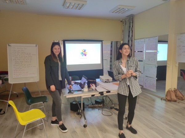 Доброволците от “Взаимопомощ“ завършиха успешно проекта „Заеми се, наеми се.”