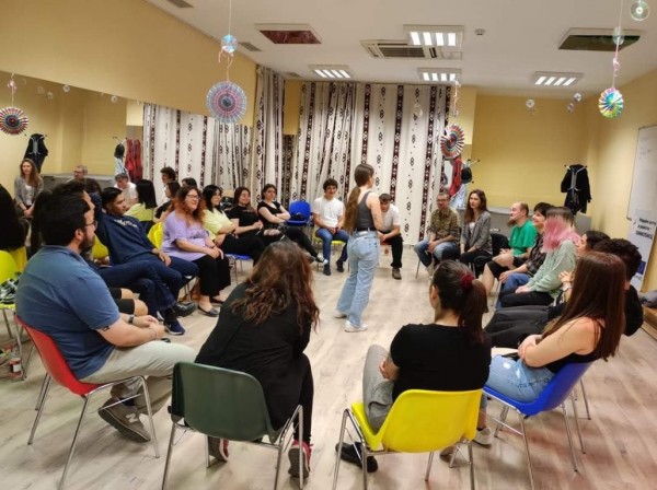 Доброволците от “Взаимопомощ“ завършиха успешно проекта „Заеми се, наеми се.”