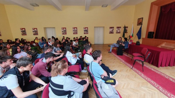 Десислава Ризова и Иван Филчев от БТВ гостуваха в Механото