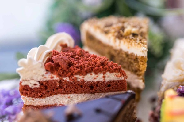 Новият сладък Фаворит в Казанлък отваря врати