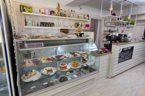 Новият сладък Фаворит в Казанлък отваря врати