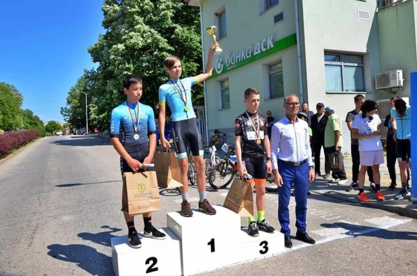 Лястовиците се завърнаха с медали от Чирпан