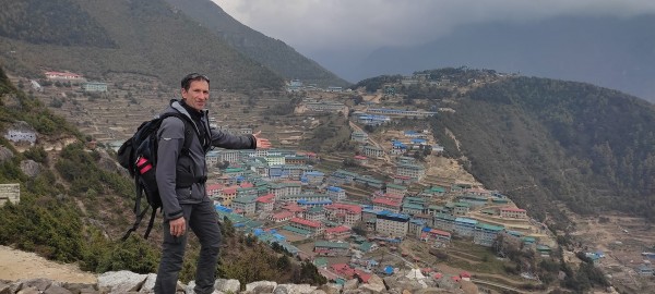 Казанлъчанин е първият българин, скочил с парашут край Еверест