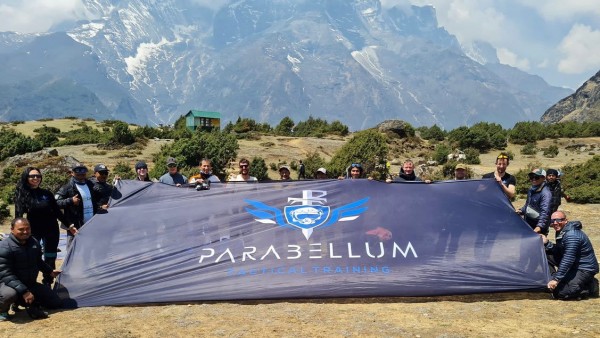 Казанлъчанин е първият българин, скочил с парашут край Еверест