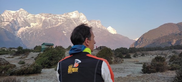 Казанлъчанин е първият българин, скочил с парашут край Еверест