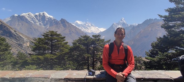 Казанлъчанин е първият българин, скочил с парашут край Еверест