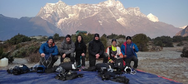 Казанлъчанин е първият българин, скочил с парашут край Еверест