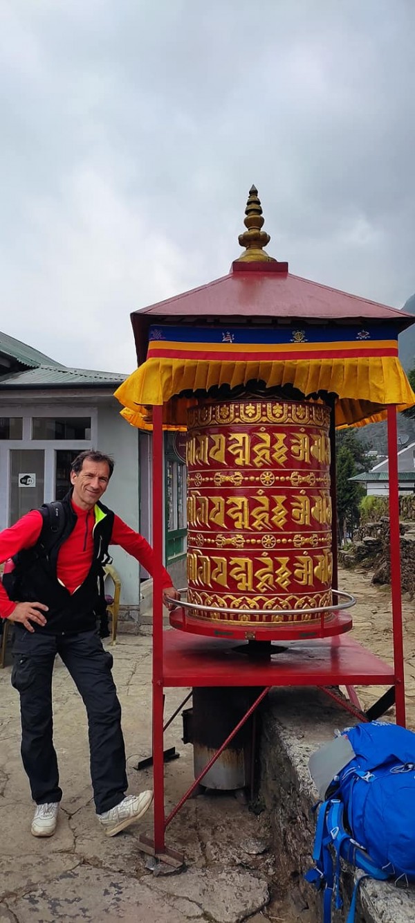 Казанлъчанин е първият българин, скочил с парашут край Еверест