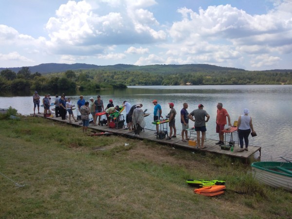 Държавното първенство по корабомоделизъм събира участници от страната и чужбина край Синята река