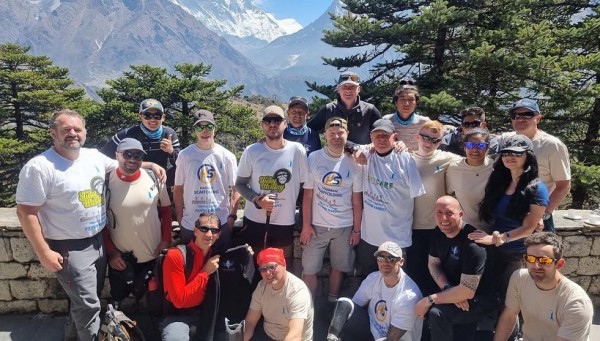 Казанлъчанин е първият българин, скочил с парашут край Еверест