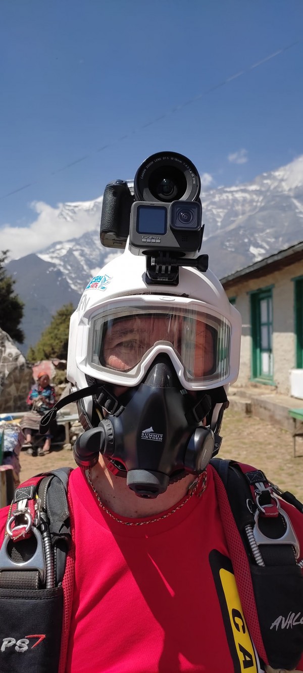 Казанлъчанин е първият българин, скочил с парашут край Еверест