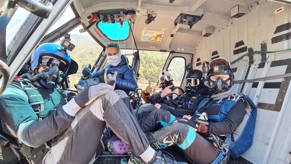 Казанлъчанин е първият българин, скочил с парашут край Еверест