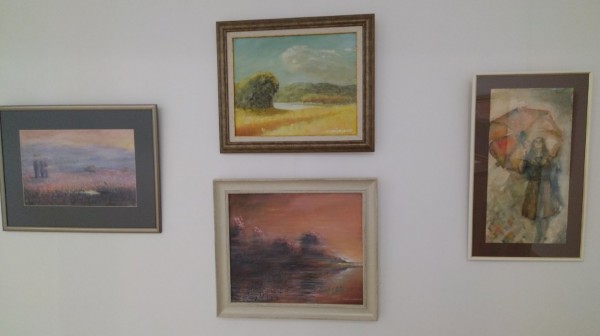 Тази вечер се открива изложба на казанлъшките художници „Цветни послания от Казанлък“