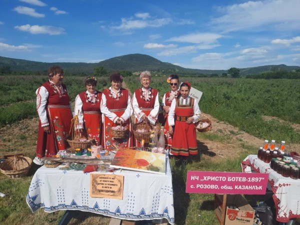 Насладете се на ароматните розови утрини в Казанлък