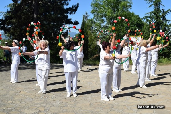 Фестивалът „Здравей, здраве“ събра хиляди съмишленици в Казанлък 