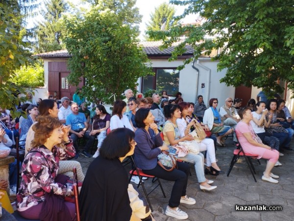 Фестивалът „Здравей, здраве“ събра хиляди съмишленици в Казанлък 