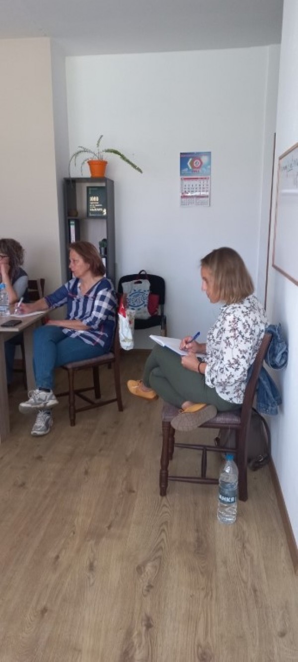 Сдружение  „Жените на Казанлък“ организираха обучение по „Дигитални комуникации“