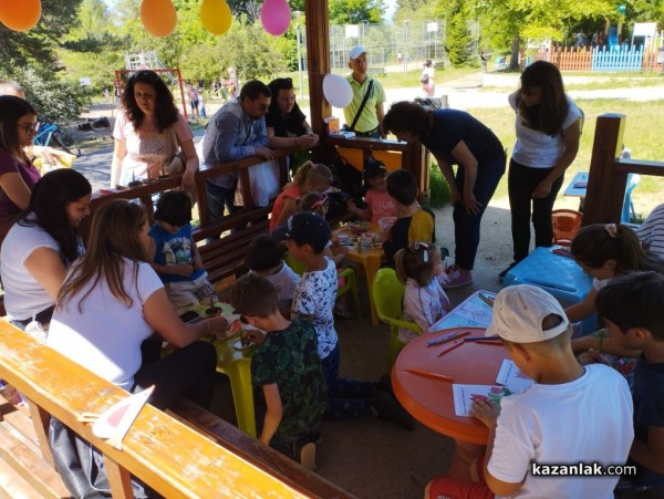 Фестивалът „Здравей, здраве“ събра хиляди съмишленици в Казанлък 