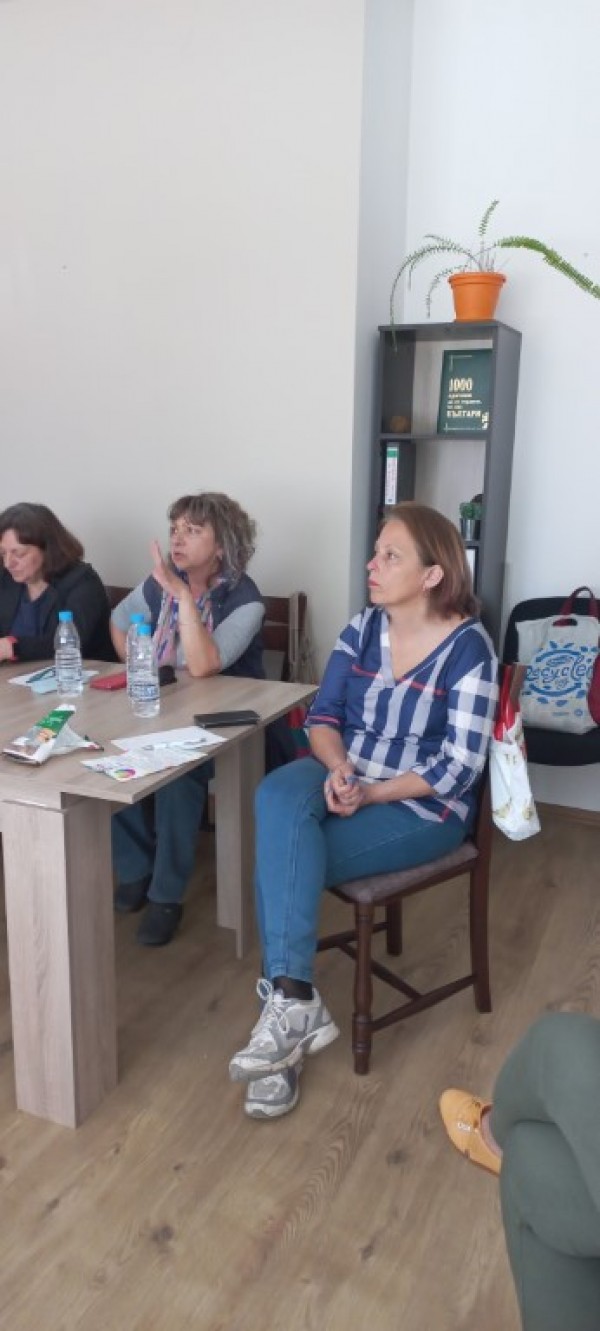 Сдружение  „Жените на Казанлък“ организираха обучение по „Дигитални комуникации“