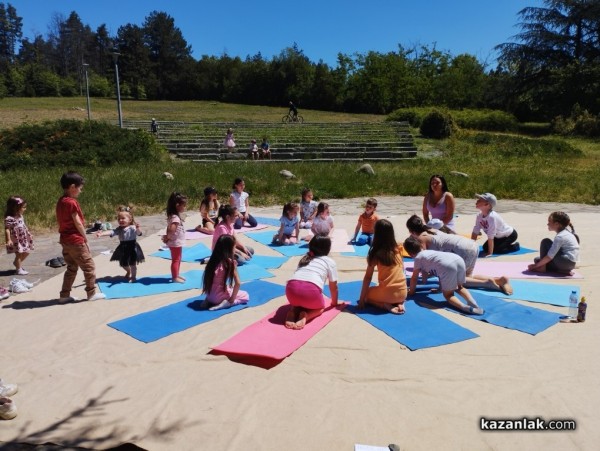 Фестивалът „Здравей, здраве“ събра хиляди съмишленици в Казанлък 