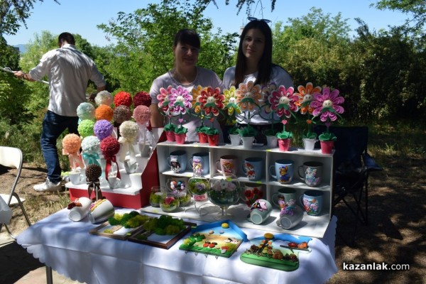 Фестивалът „Здравей, здраве“ събра хиляди съмишленици в Казанлък 