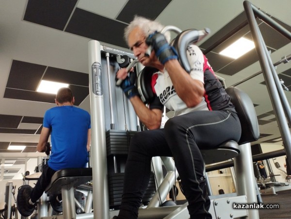 Ради Милев с ново постижение - 7 777 коремни преси / ВИДЕО